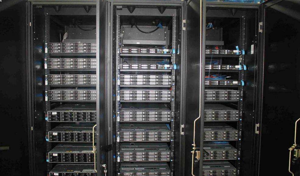 Rack Server vs Blade Server: Which One Meets Your Business Needs?